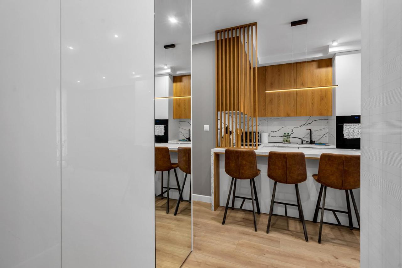Lotnisko Chopina Modern Apartment Varsovia Exterior foto